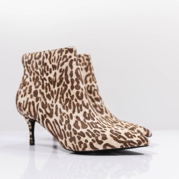 Charles David Albuquerque Leopard-Print Booties - Picture 2 of 15